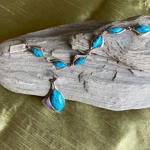 Bracelet and pendent.